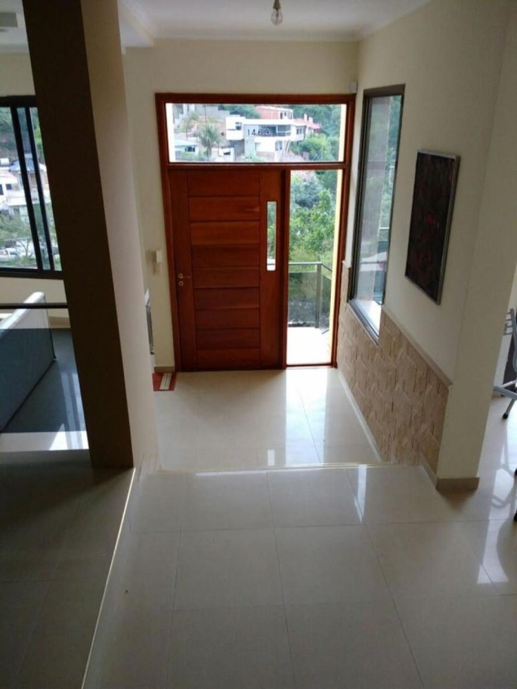 Дом с 3 спальнями в Кордоба, Аргентина № 1171