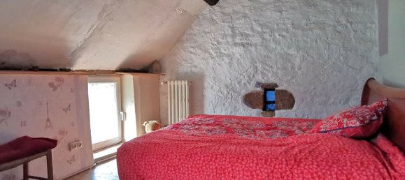 3 bedrooms House in Mayenne, France No. 357801 2