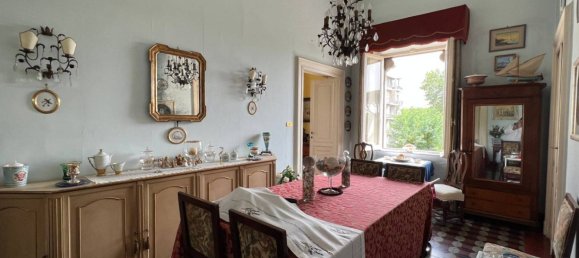 5 bedrooms Apartment in Rome, Italy No. 130904 3