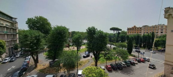 5 bedrooms Apartment in Rome, Italy No. 130904 7