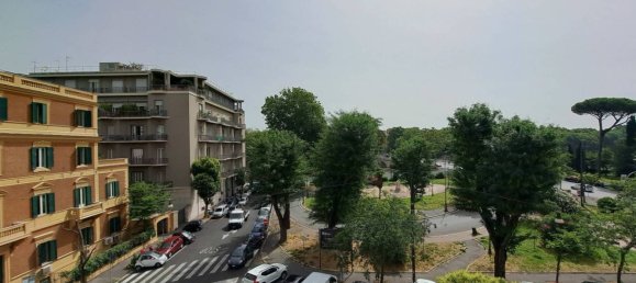 5 bedrooms Apartment in Rome, Italy No. 130904 8