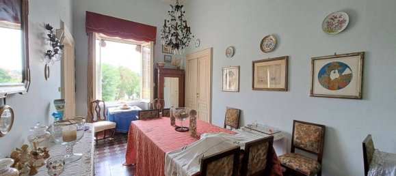 5 bedrooms Apartment in Rome, Italy No. 130904 2