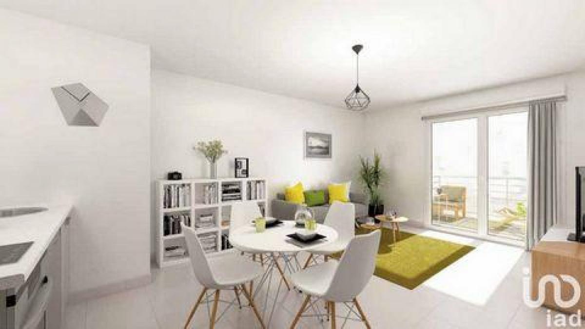 3 bedrooms Condo in Merignac, France No. 34268