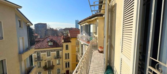 3 bedrooms Apartment in Turin, Italy No. 52391 23