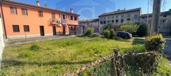 10 rooms House in Pordenone, Italy No. 18107 5