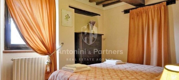  Castillos de 16 dormitorios en Tuoro sul Trasimeno, Italy No. 52725 7