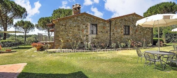  Castillos de 16 dormitorios en Tuoro sul Trasimeno, Italy No. 52725 39