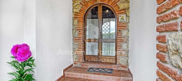  Castillos de 16 dormitorios en Tuoro sul Trasimeno, Italy No. 52725 5