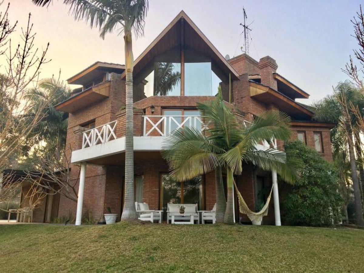 4 bedrooms House in Tigre, Argentina No. 16068