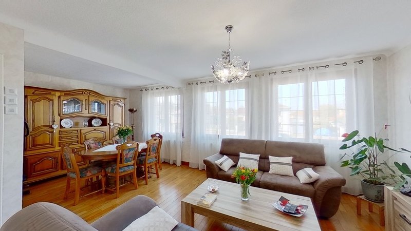 5 bedrooms House in Stenay, France No. 241972