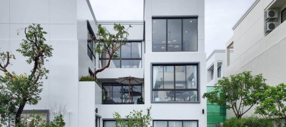 5 bedrooms Bungalow in Bangkok, Thailand No. 21482 2