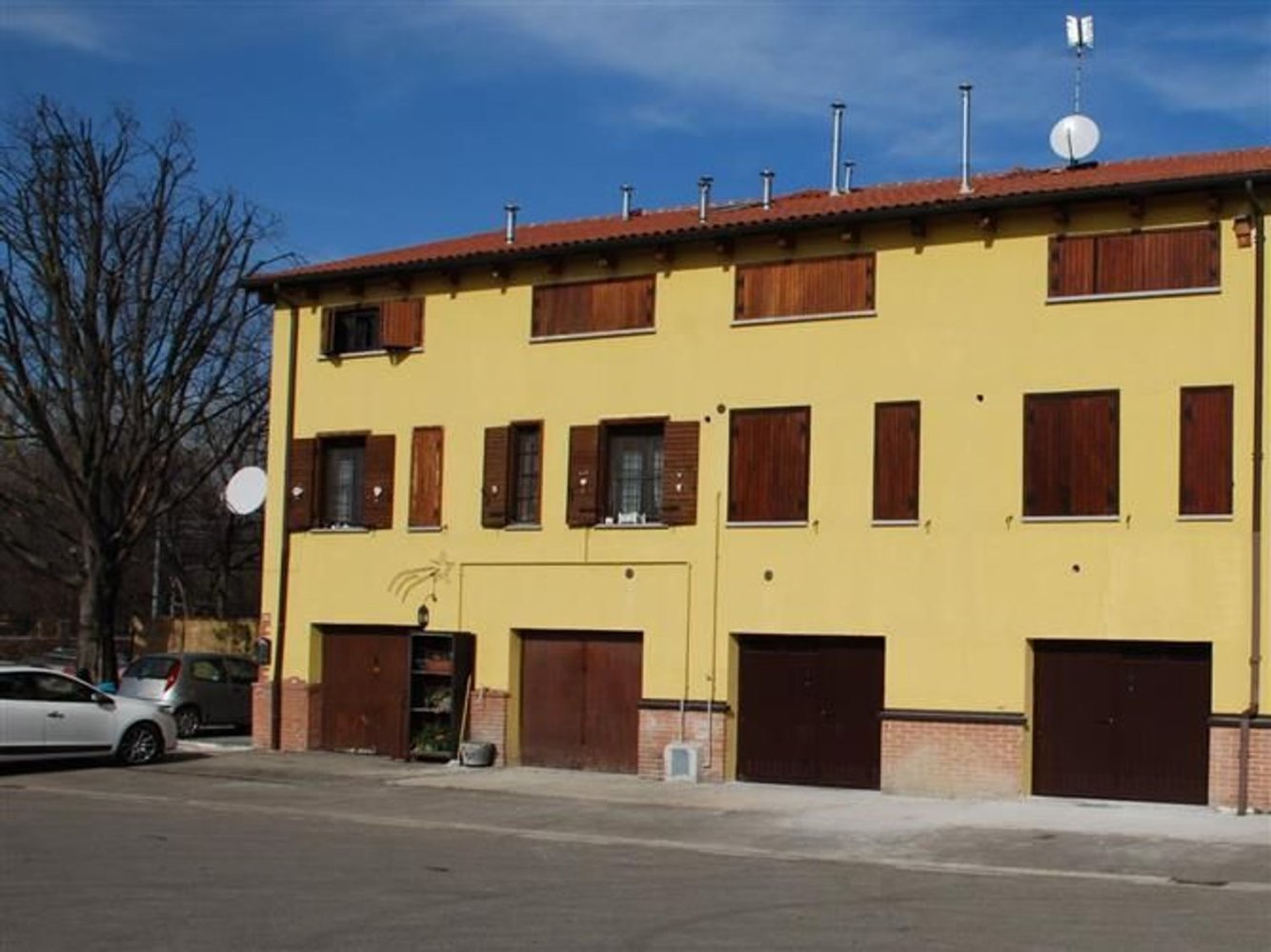 4 rooms House in Bologna, Italy No. 219327