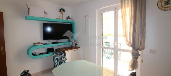 2 bedrooms Apartment in Ceriale, Italy No. 260828 3