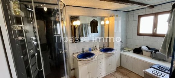 3 bedrooms House in Eure, France No. 360663 9