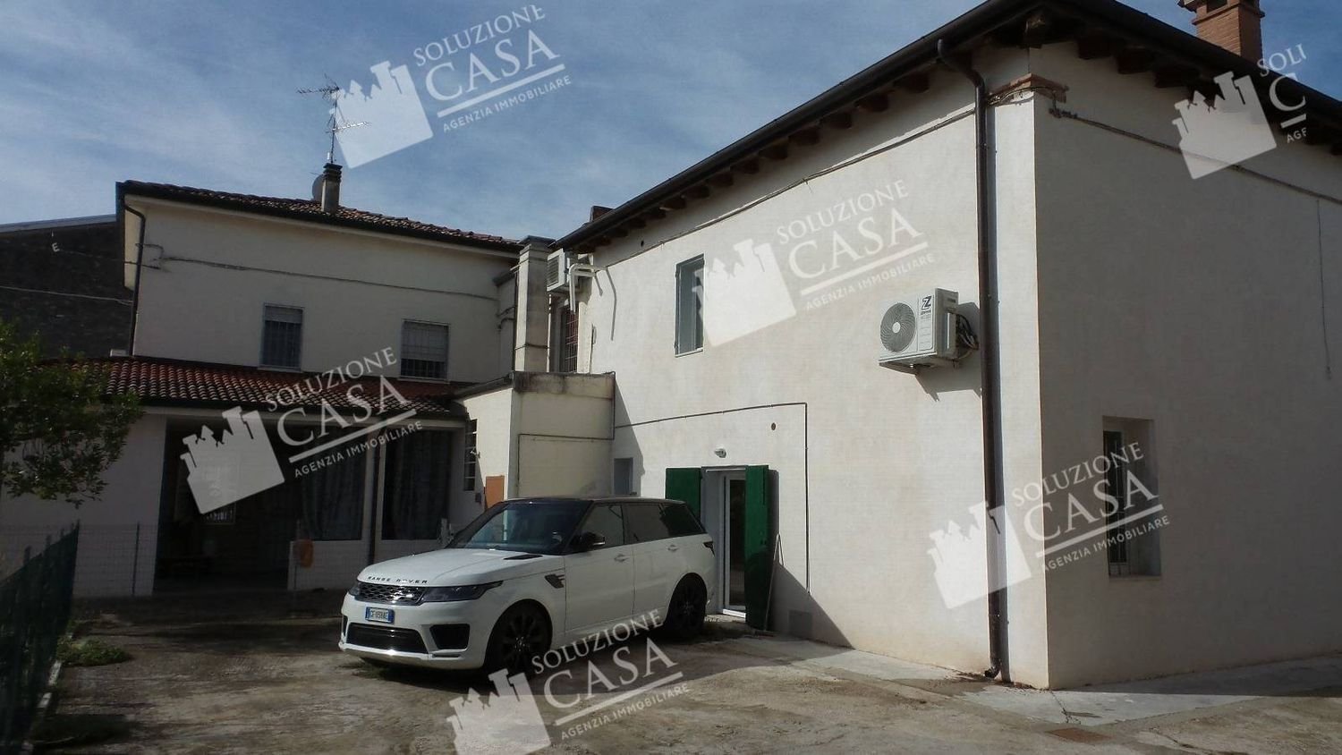 5-Zimmer Wohnung in Cento, Italy, Nr. 18477