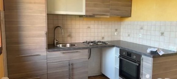 3 bedrooms House in Chartres, France No. 40034 5