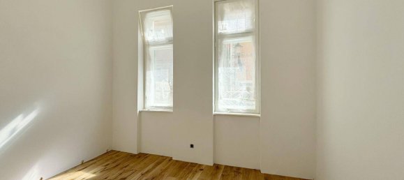 2 rooms Apartment in Modling, Austria No. 203491 4