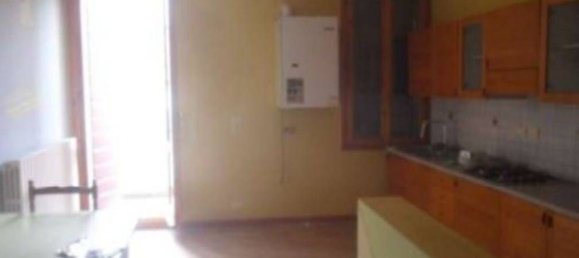 3 rooms Apartment in Mirandola, Italy No. 95013 8