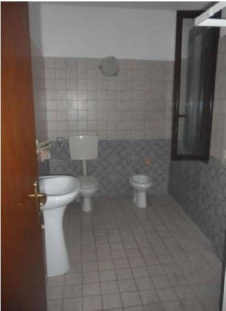 3 rooms Apartment in Mirandola, Italy No. 95013