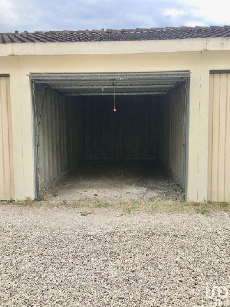 15m² Shop in Troyes, France No. 19438