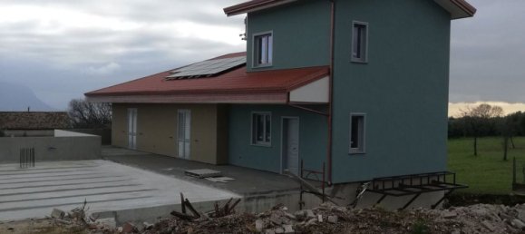 6 bedrooms House in Campagna, Italy No. 360014 2