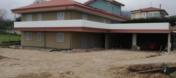 6 bedrooms House in Campagna, Italy No. 360014 3