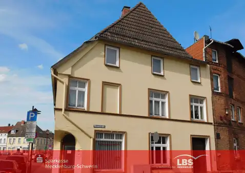 5 bedrooms Building in Ludwigslust-Parchim, Germany No. 152591