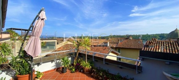 Ático de 3 dormitorios en Salò, Italy No. 166631 2