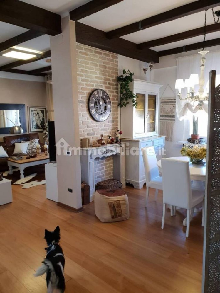 4 rooms Apartment in Carrara, Italy No. 47597