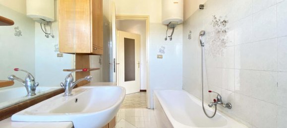 3-salle Appartement à Serravalle Sesia, Italy No. 234257 13