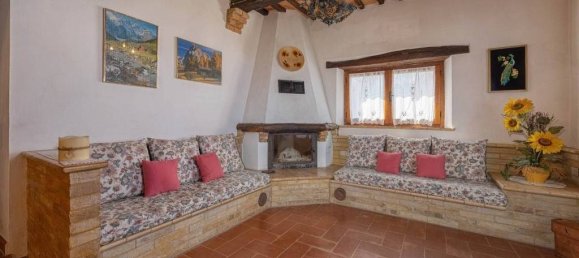 3 Schlafzimmer Haus in Montalcino, Italy, Nr. 291819 18