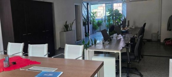 5غرفة عقار تجاري في Naples, Italy رقم 285355 2