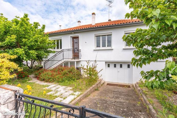 3 bedrooms Villa in Marmande, France No. 314057