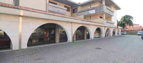 1 room Commercial property in Castrezzato, Italy No. 176235 9