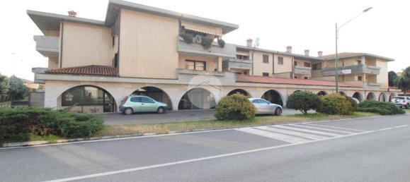 1 room Commercial property in Castrezzato, Italy No. 176235 4
