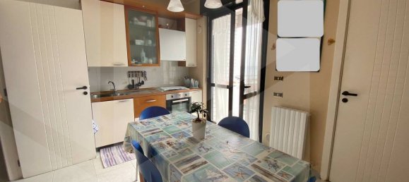 Apartamento de 3 habitaciónes en Bari, Italy No. 17770 4