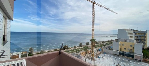 Apartamento de 3 habitaciónes en Bari, Italy No. 17770 6