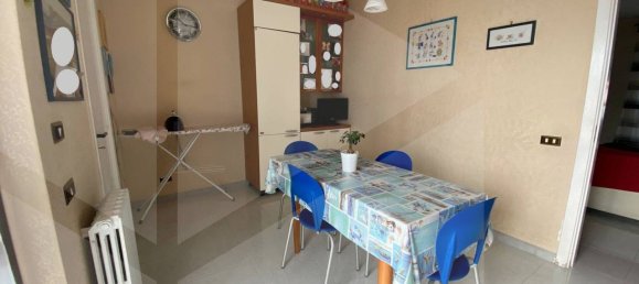 Apartamento de 3 habitaciónes en Bari, Italy No. 17770 7