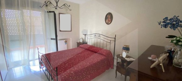 Apartamento de 3 habitaciónes en Bari, Italy No. 17770 10