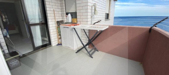 Apartamento de 3 habitaciónes en Bari, Italy No. 17770 5