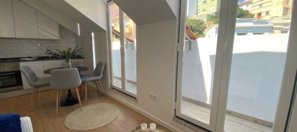 2 bedrooms Apartment in Lisbon, Portugal No. 33259 4