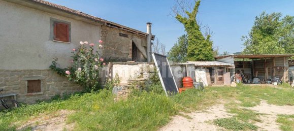 5 rooms House in Roccafluvione, Italy No. 303098 3