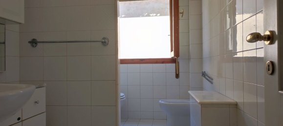 5 rooms Duplex in Agliana, Italy No. 49638 4