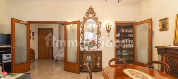 3 bedrooms Apartment in Rome, Italy No. 350358 8