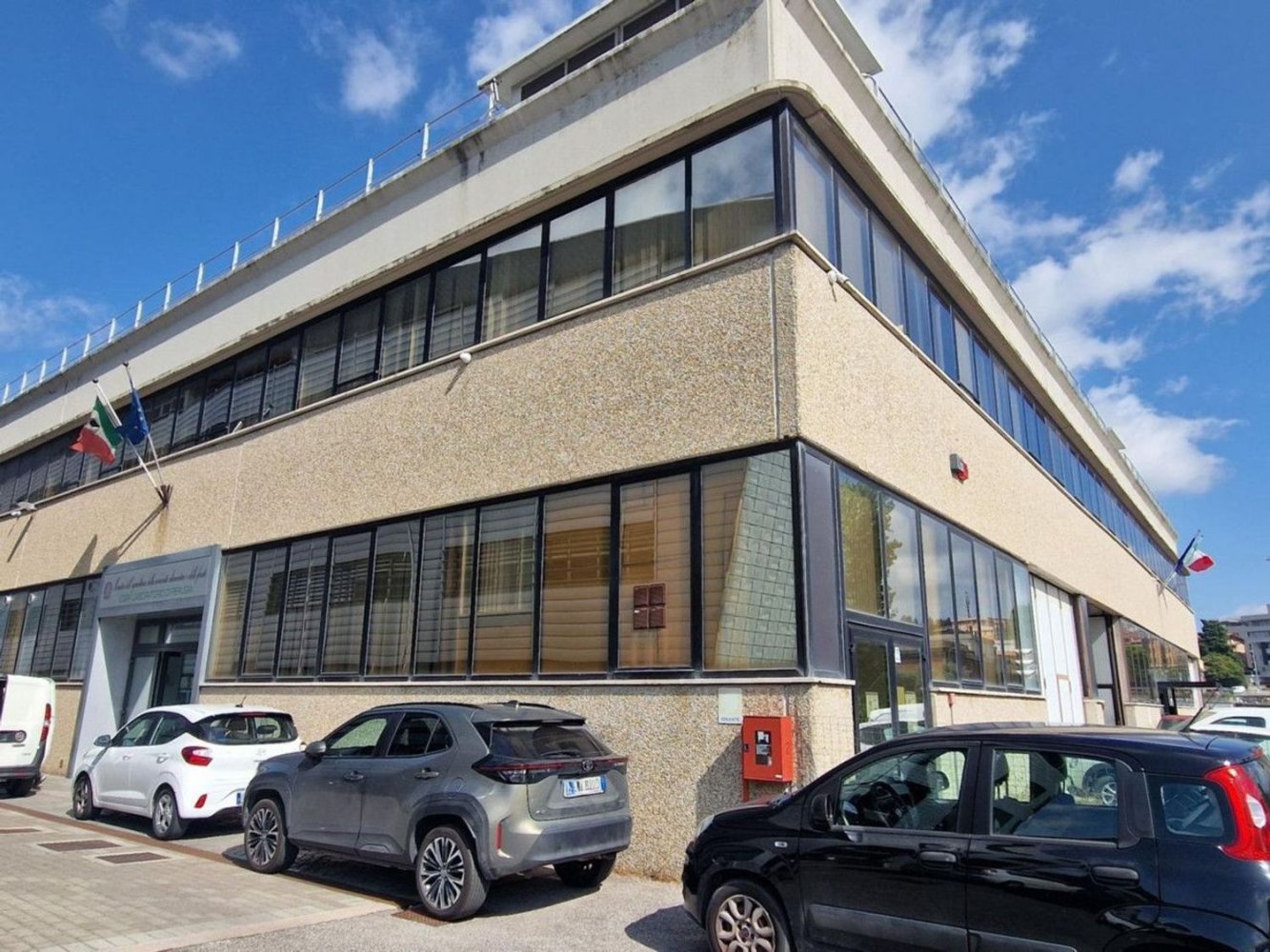 Склад 3000м² в Перуджа, Италия № 370782