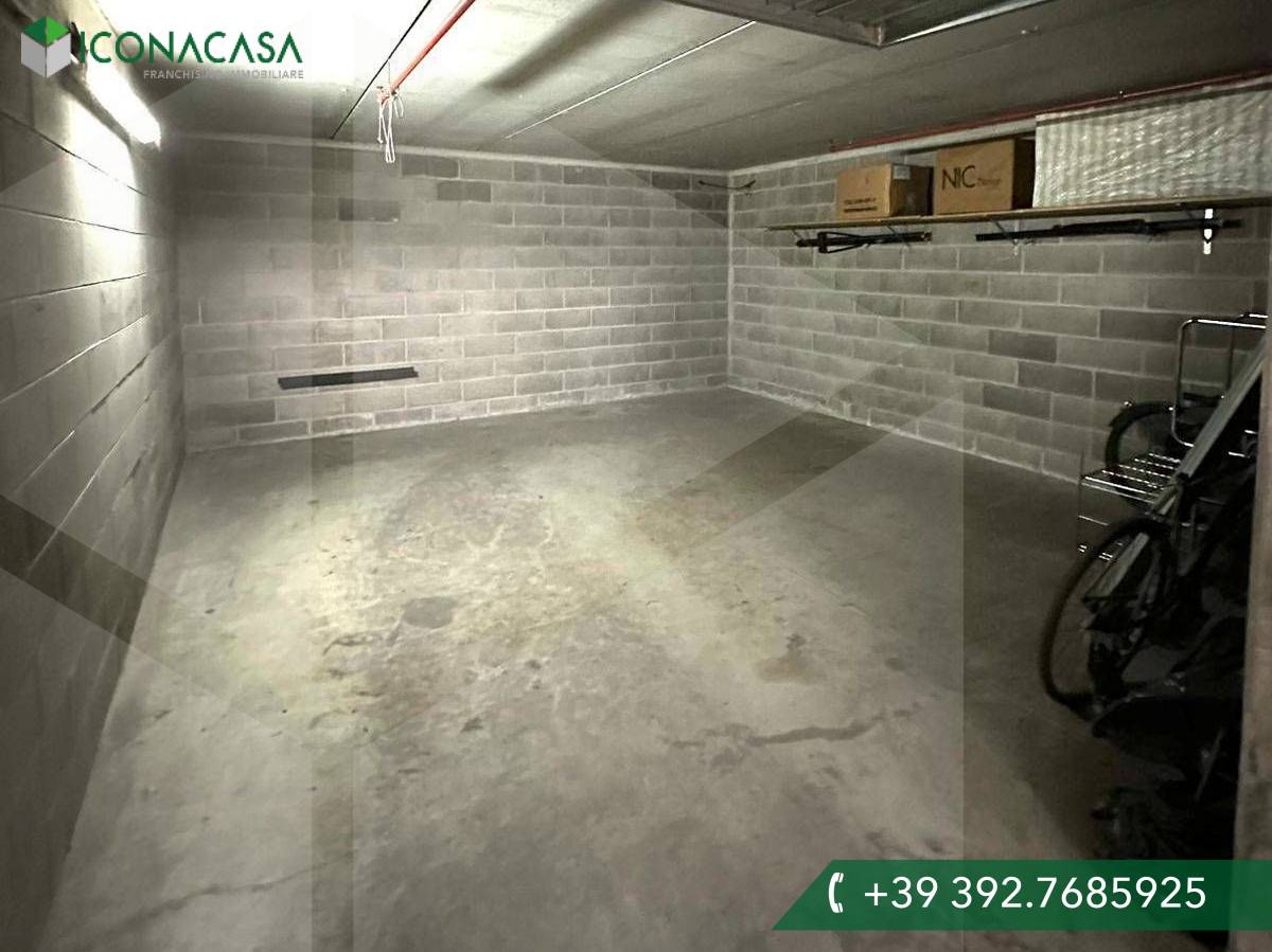 1 room Garage in Milan, Italy No. 241703