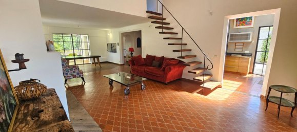 4 bedrooms Castles in Frejus, France No. 298789 8