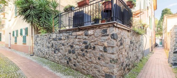 5 rooms Apartment in Levanto, Italy No. 135642 2