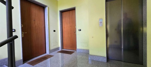 2غرفة شقة في Lissone, Italy رقم 2328 42