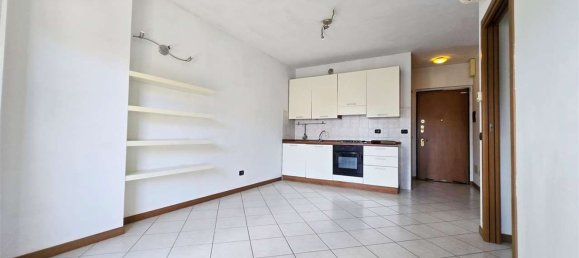 2غرفة شقة في Lissone, Italy رقم 2328 3